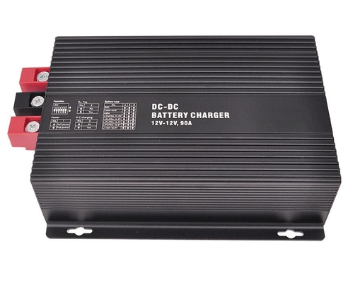 12V 30A DC バッテリー充電器 390W Pvmax 反極性保護 防水グレード IP20/IP65
