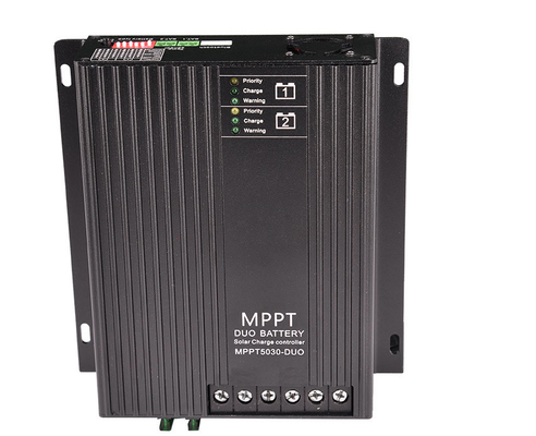 12V 24V 30A RVsのキャラバンのボートのための二重電池MPPT太陽充満コントローラー
