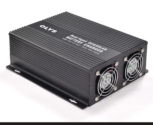 スマートな二重によって入れられるDCの太陽自動充電器12V MPPT太陽充満コントローラー