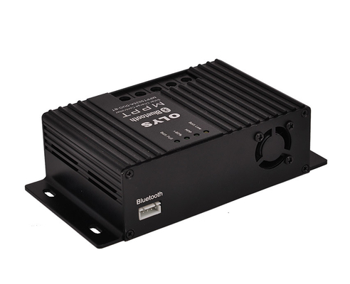 50V RVsのキャラバンのボートのための最高25A二重電池MPPT充満コントローラーの効率99.8%