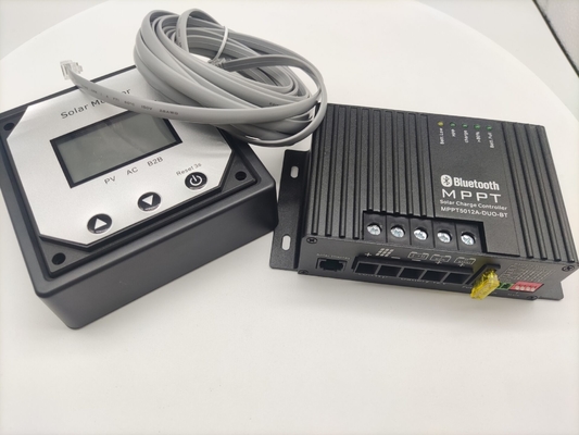50V RVsのキャラバンのボートのための最高25A二重電池MPPT充満コントローラーの効率99.8%